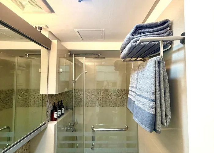 Modern Escape Feel In Prime Location *